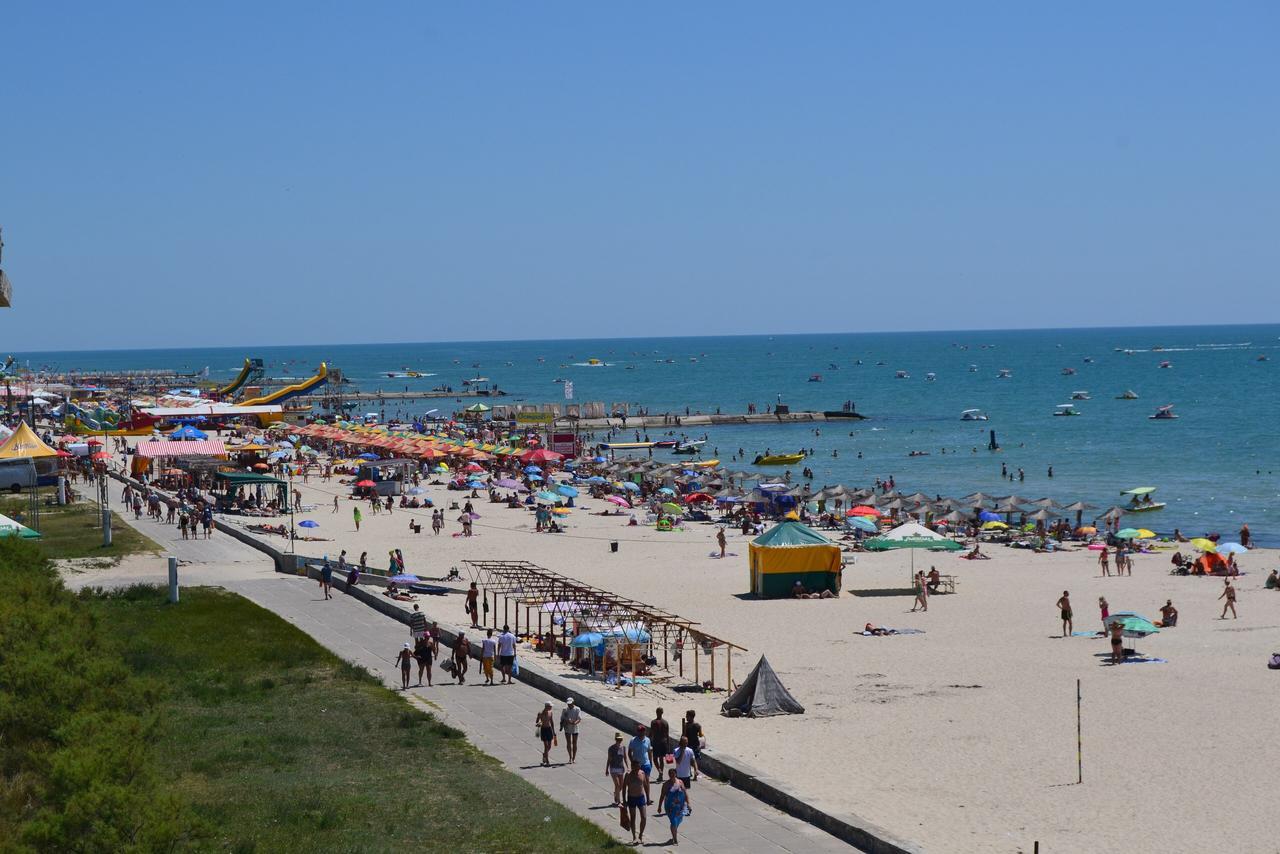 Olimp Hotel Zaliznyi Port Exterior foto